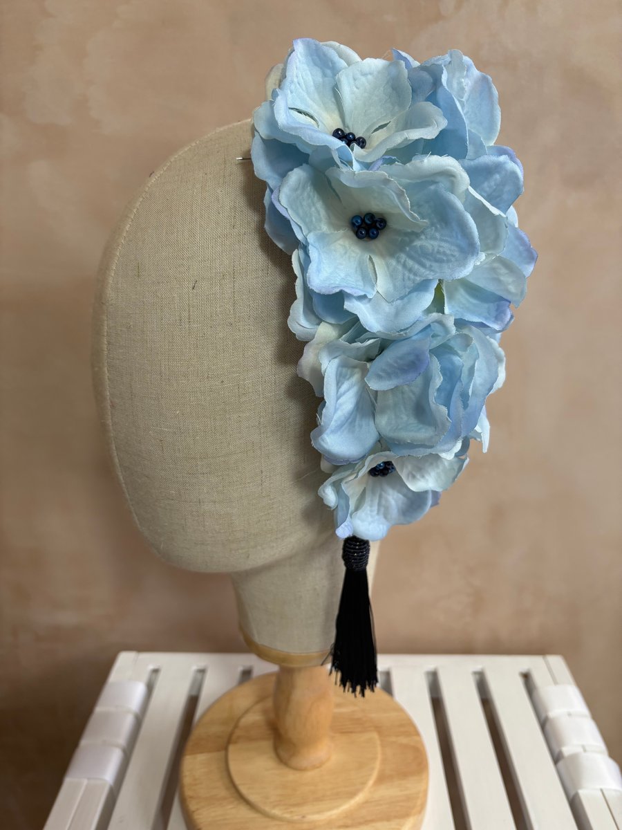 Teardrop Hand Beaded Hair Clip In Blue