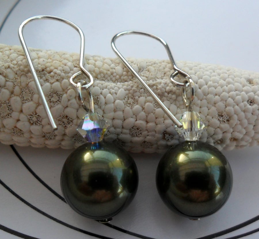 J0745 Sterling Silver Dark Green Swarovski Pearl Earrings