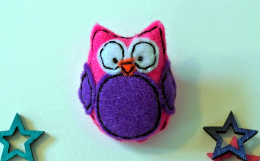  Purple pink Owl Brooch - Hand Sewn Pin - Mothers day gift - Felt Brooch 