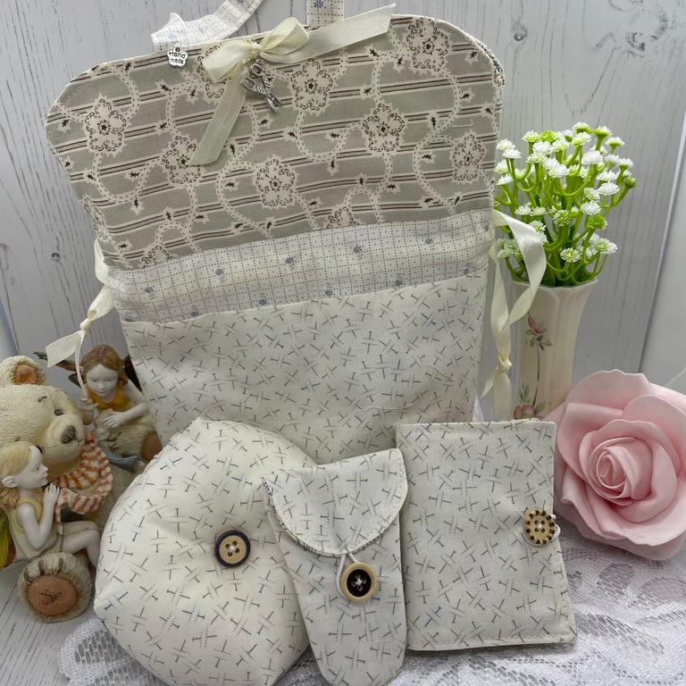 Sewing - Pins & Needles Sewing Kit by Carolee Crafts PB12 - 0017