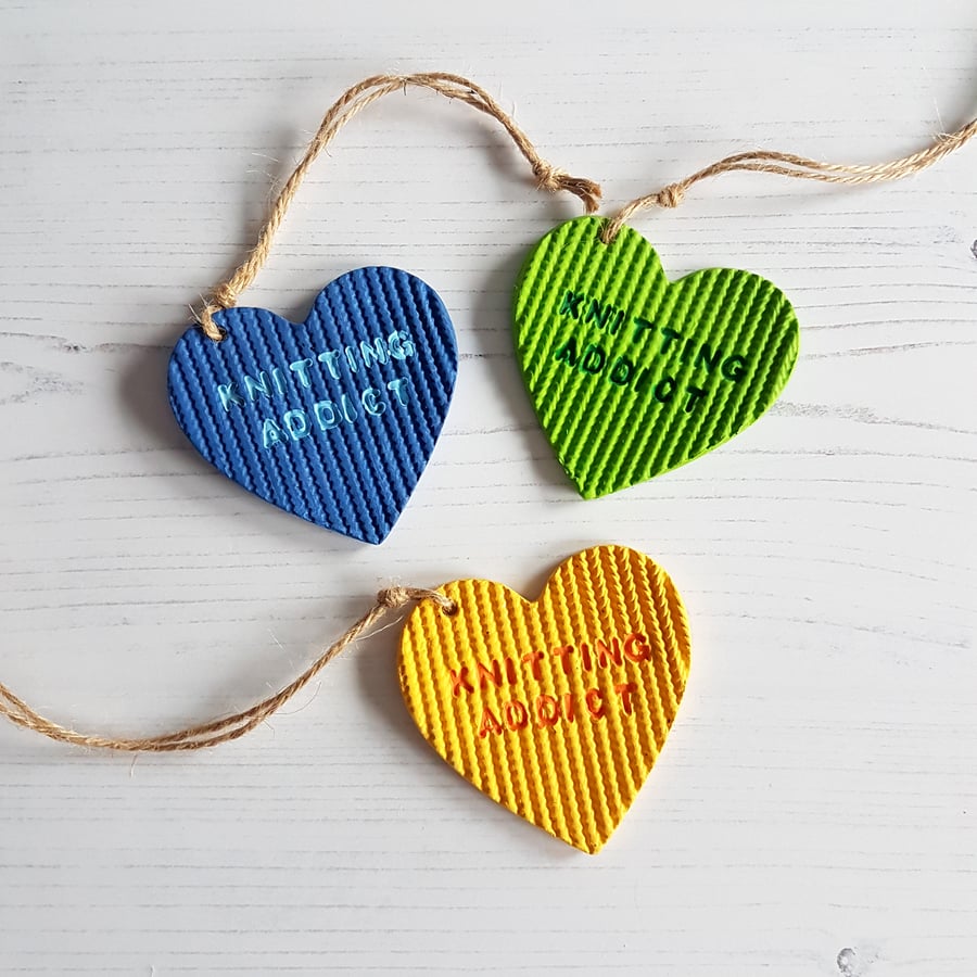 Knitting addict heart tag decoration ONE SUPPLIED
