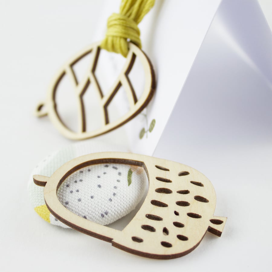 Wooden Thread Holder Acorn and Pine Cone