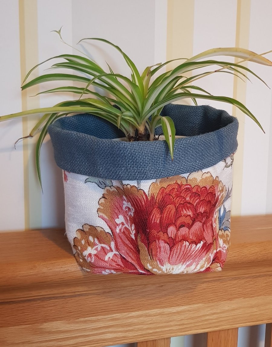 Fabric "basket " floral lined with blue