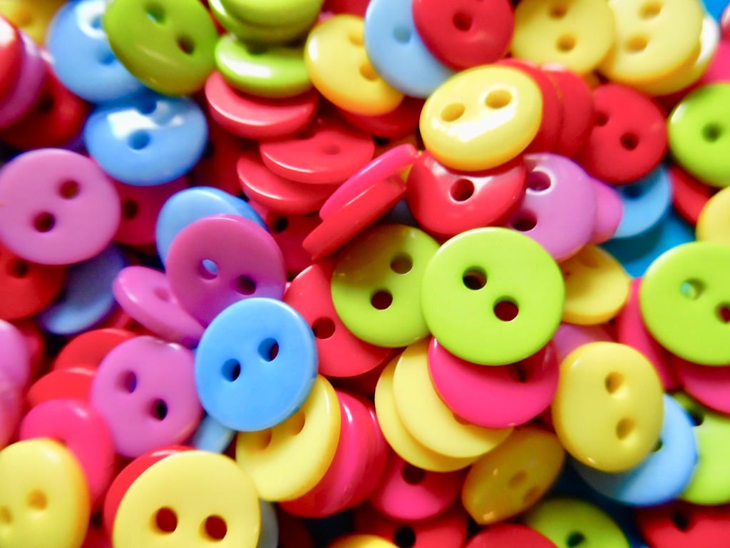 100 Assorted 9mm  Acrylic Buttons  2 holes