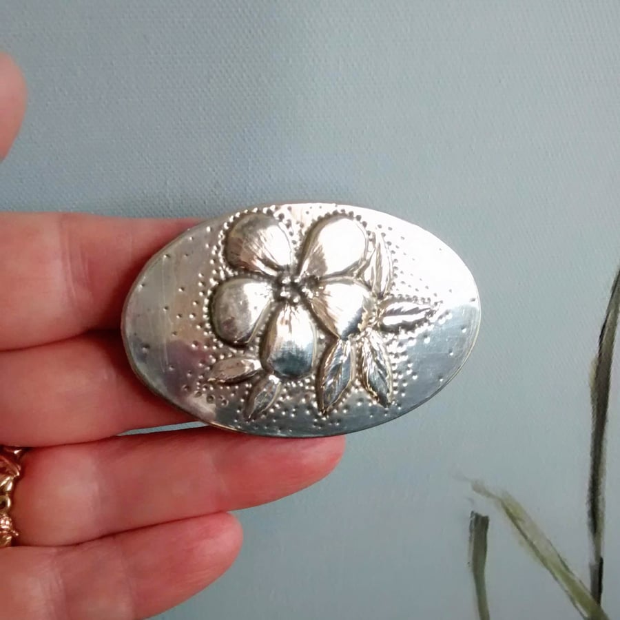 Large Cranesbill Flower Brooch Handmade in Silver Pewter