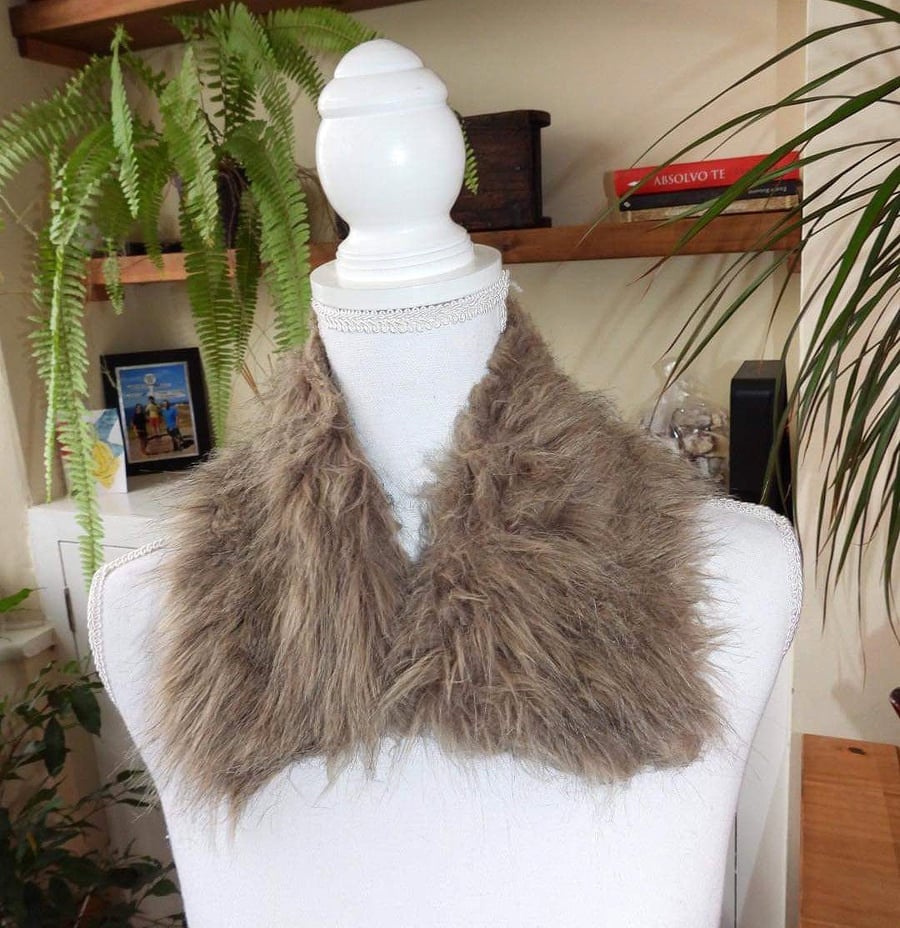 Vintage brown faux fur shawl-plush collar Vintage faux fur neck wrap