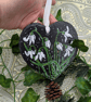 Snowdrop hand-painted Christmas slate heart decoration - Image 1