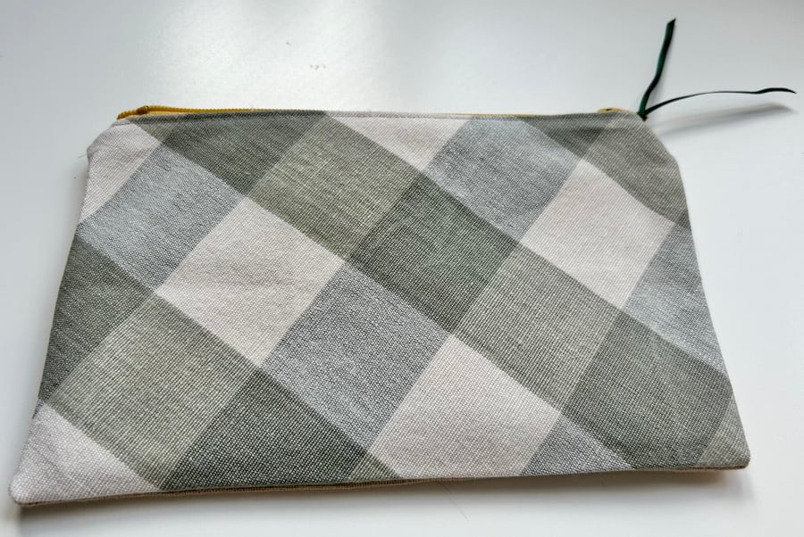 Notion Pouch, project bag, purse, zipped pouch, bag for notions, craft storage, 