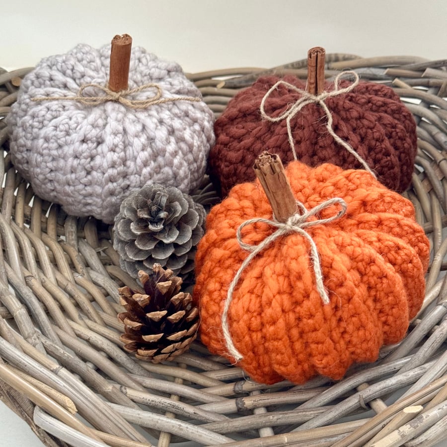 Pumpkin, medium sized crochet Autumn pumpkin, Halloween or Fall decorations 