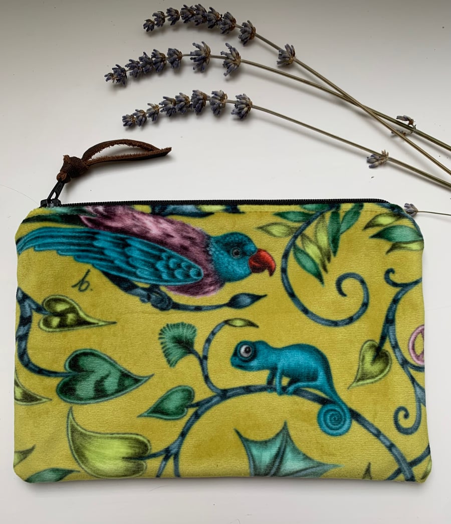 Rousseau velvet zip pouch