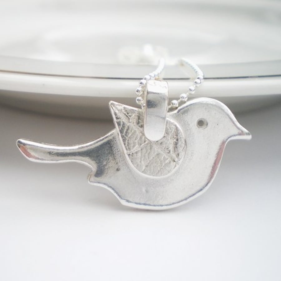 Tiny Silver Leaf Tweet Bird