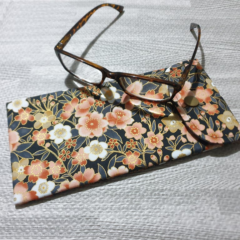 Floral Cotton Glasses Case with Press Stud Fastener – Quilted Spectacle Cover