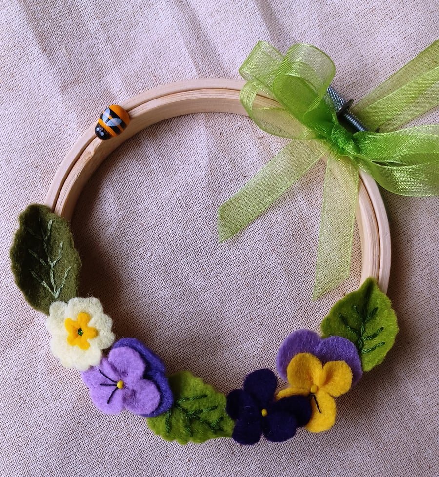 Mini Spring wreath with felt flowers