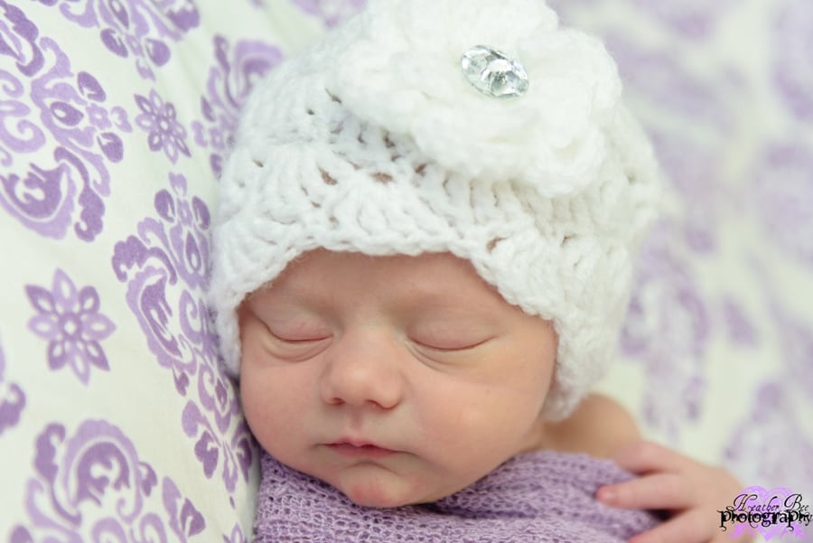 3 - 6 Months White Crochet Baby Hat Shell Pattern Flower