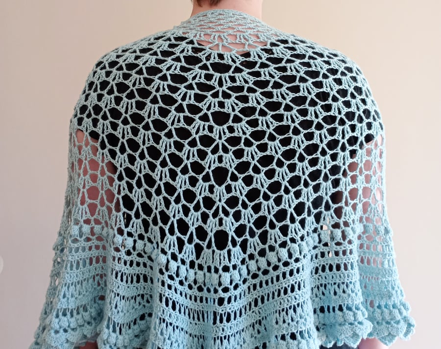 Elegant semicircular crochet shawl