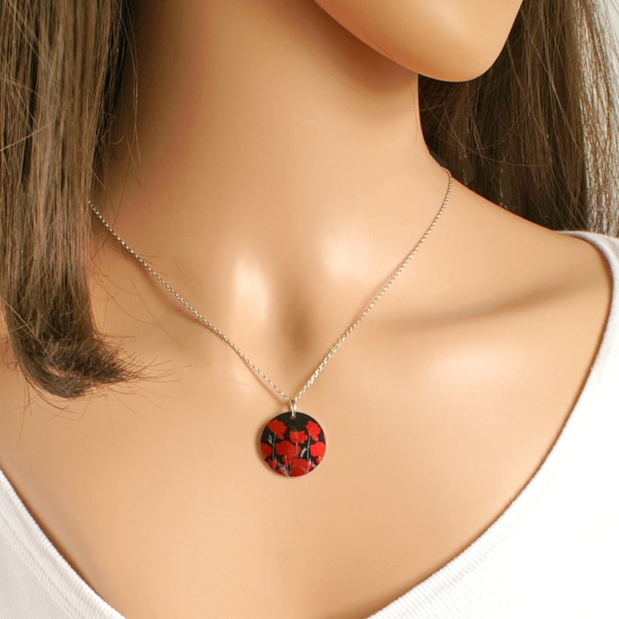 Poppy necklace, 19mm floral disc pendant, handmade jewellery. P19-644