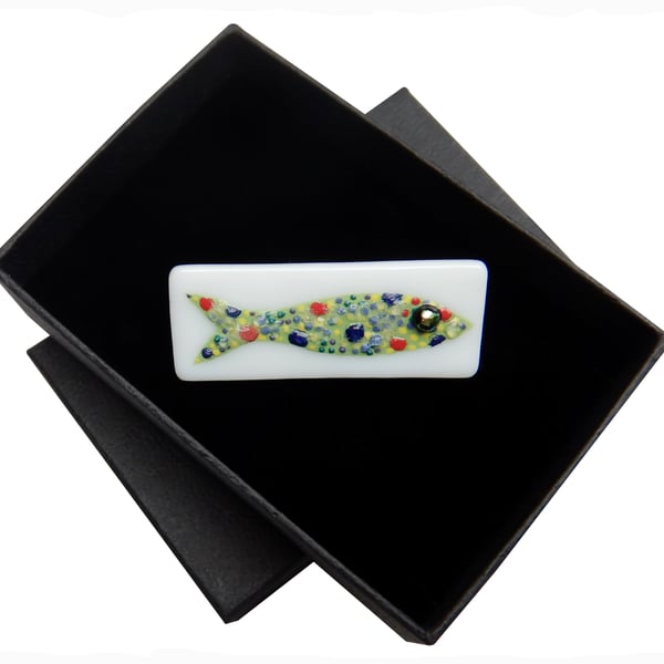 HANDMADE FUSED DICHROIC GLASS 'SARDINE, SARDINA' BROOCH.