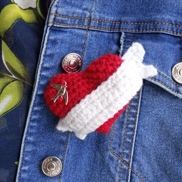 Valentines red love-heart crochet brooch