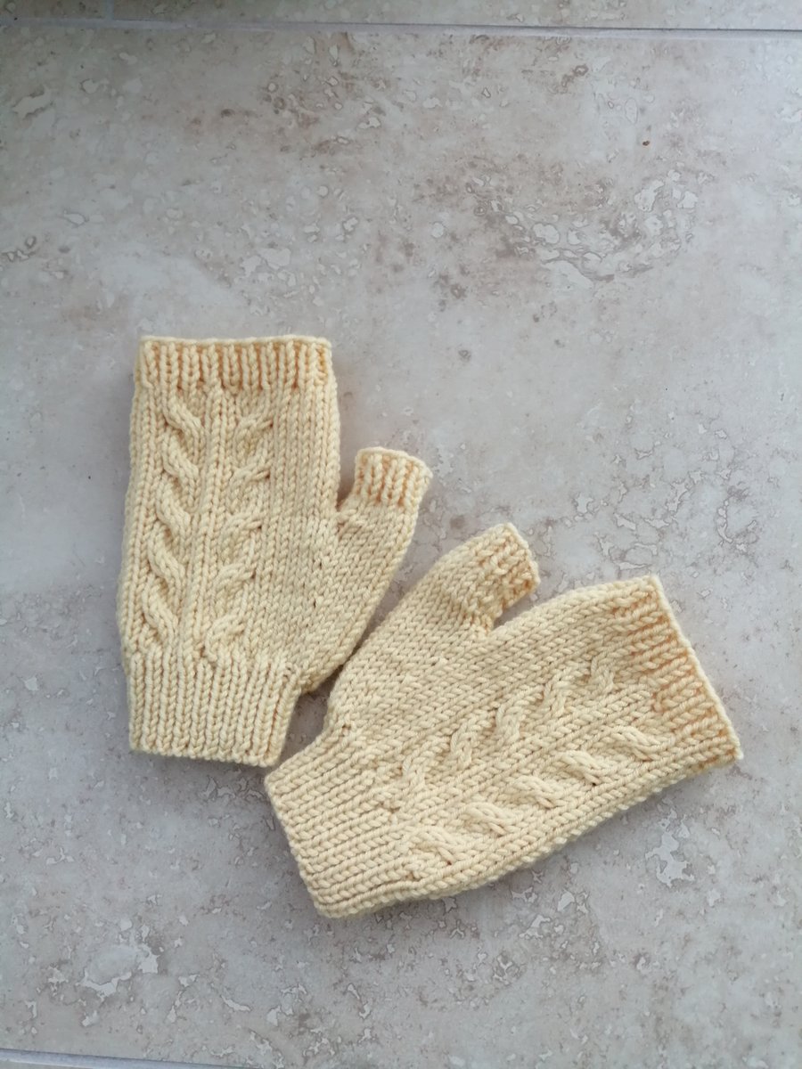 Fingerless gloves