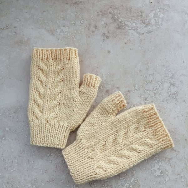 Fingerless gloves