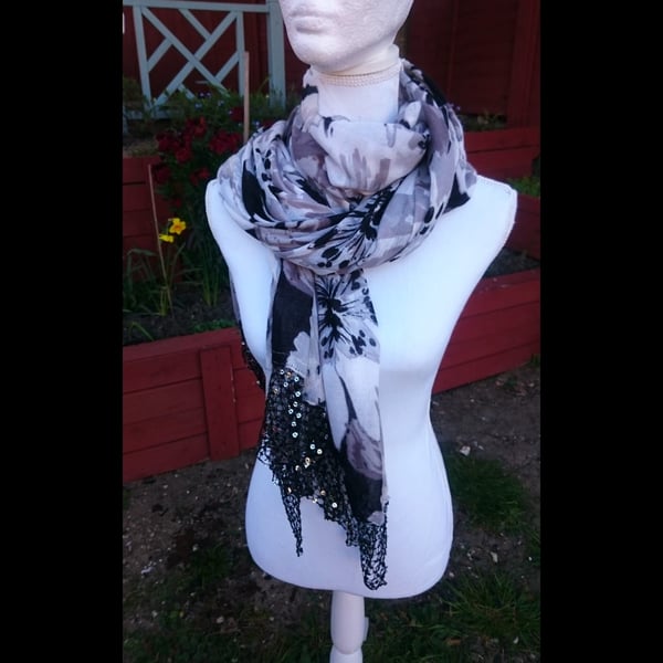 Woman vintage scarf black white ethnic print retro scarf rectangular boho wrap