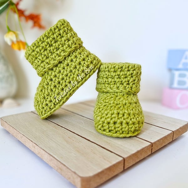 Pear Green Crochet Baby Booties – Baby Shower Gift, Ready to Ship