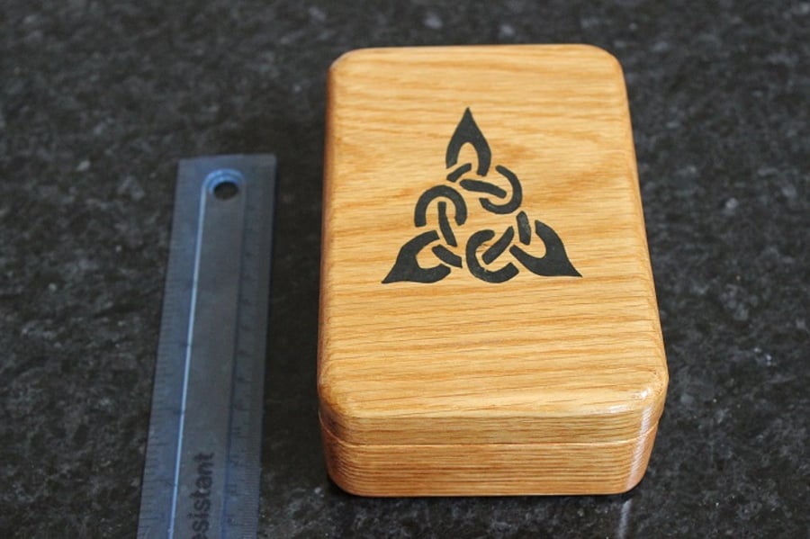 'Celtic Knot' Oak Inlaid Jewellery - Trinket Box (WBI11)