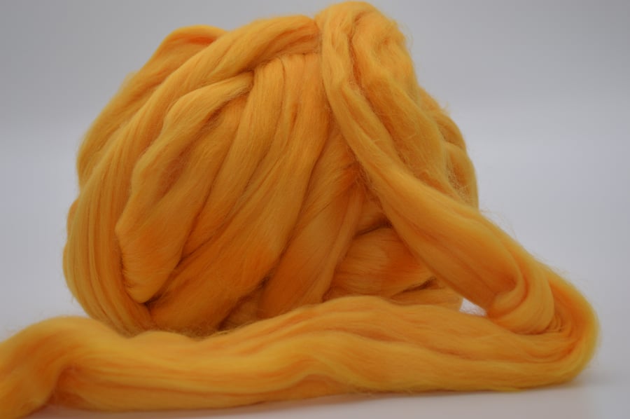 Acrylic top fibre Marigold