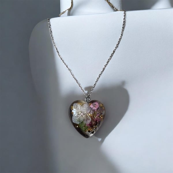Handmade Resin Heart Necklace with Real Dried Flowers Floral Pendant
