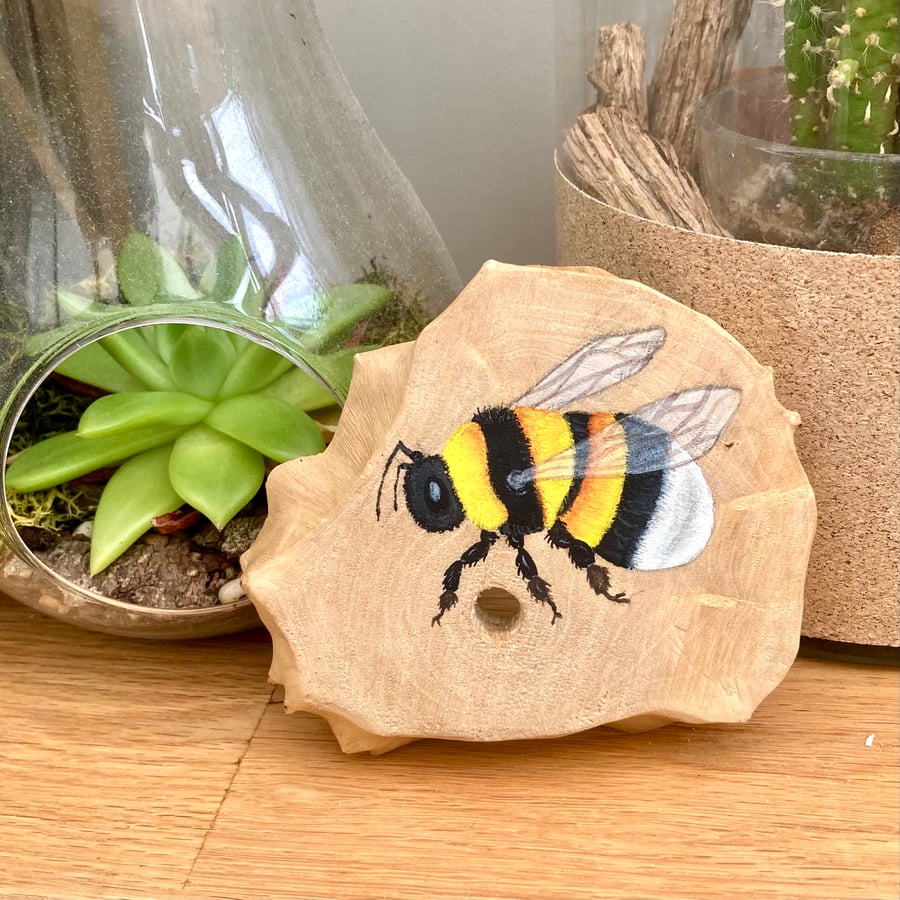 Bumble bee wood slice painting 