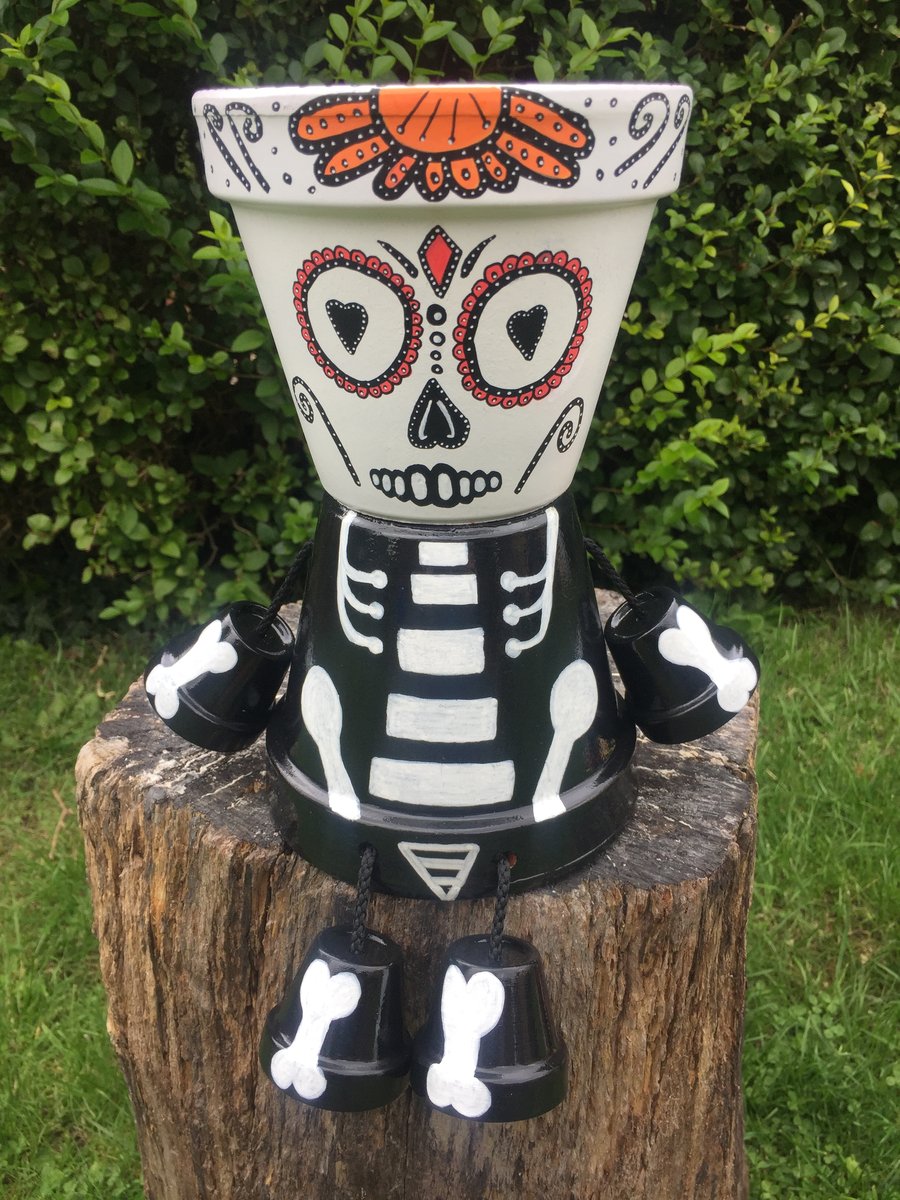 Skull flower pot people planter 