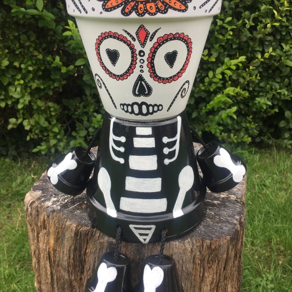Skull flower pot people planter 
