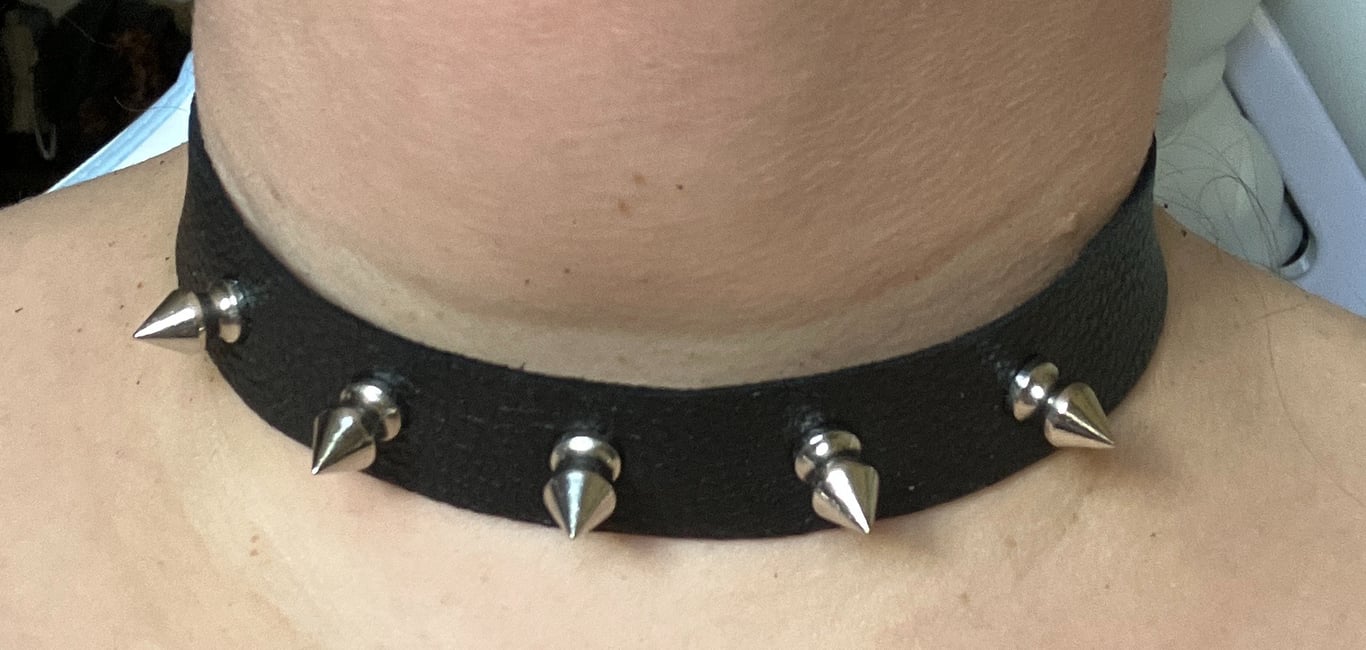 Black leather choker w 5 half inch Spikes - Punk Goth Fashion - 11 FREE SHIPPING