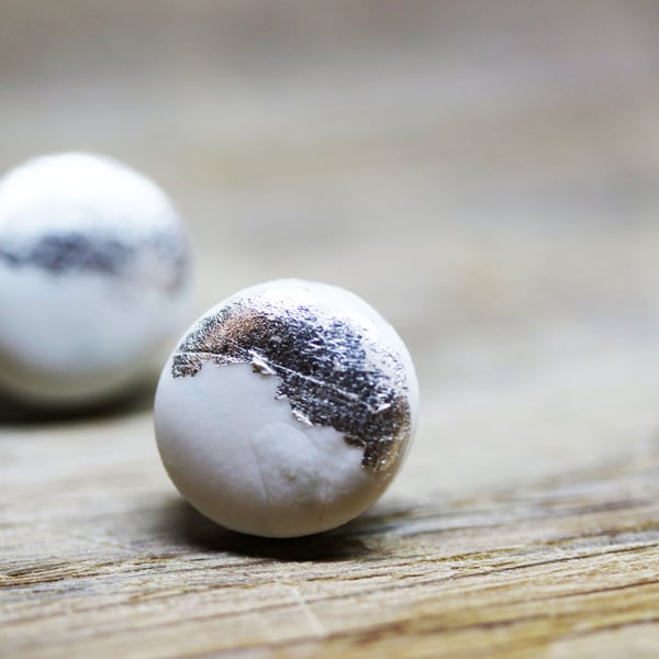 Mermaids treasure- silver and white earrings