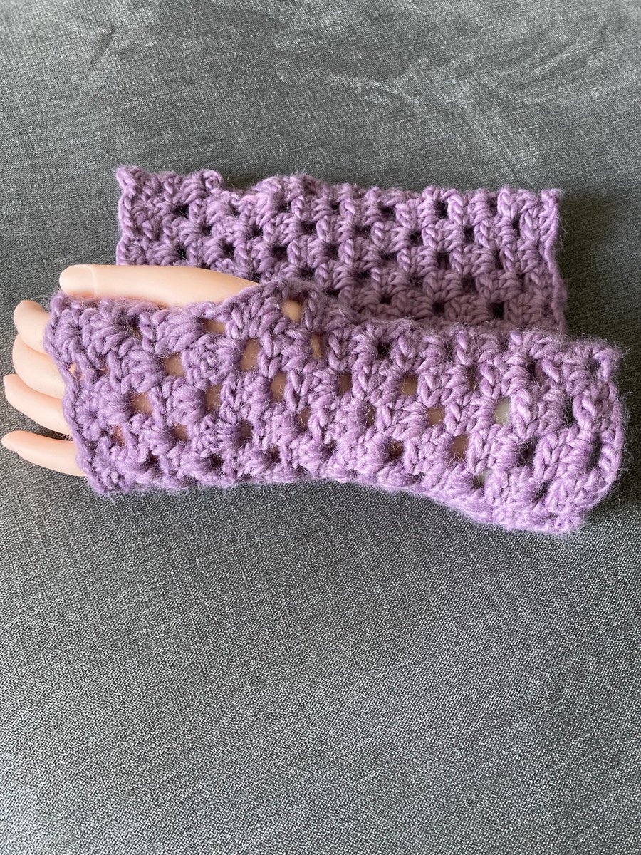 Lilac granny stitch wrist warmers