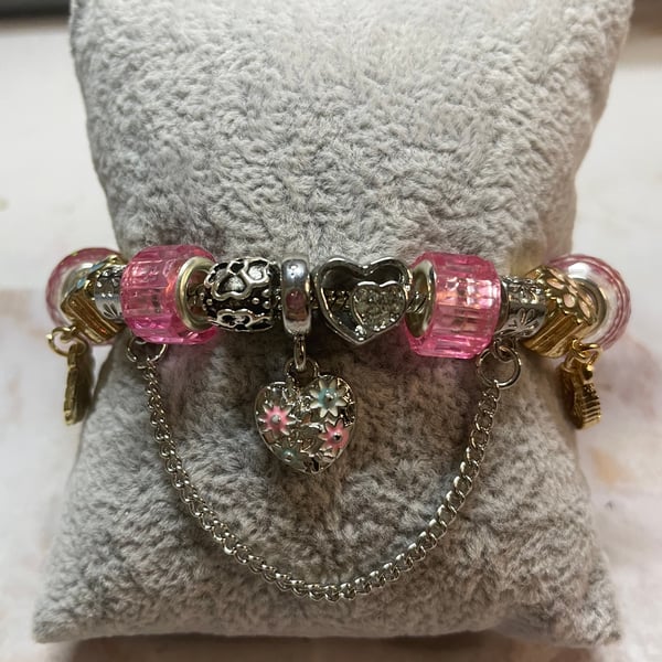 Woman’s, 1 Piece Charm Bracelet (Adjustable) 