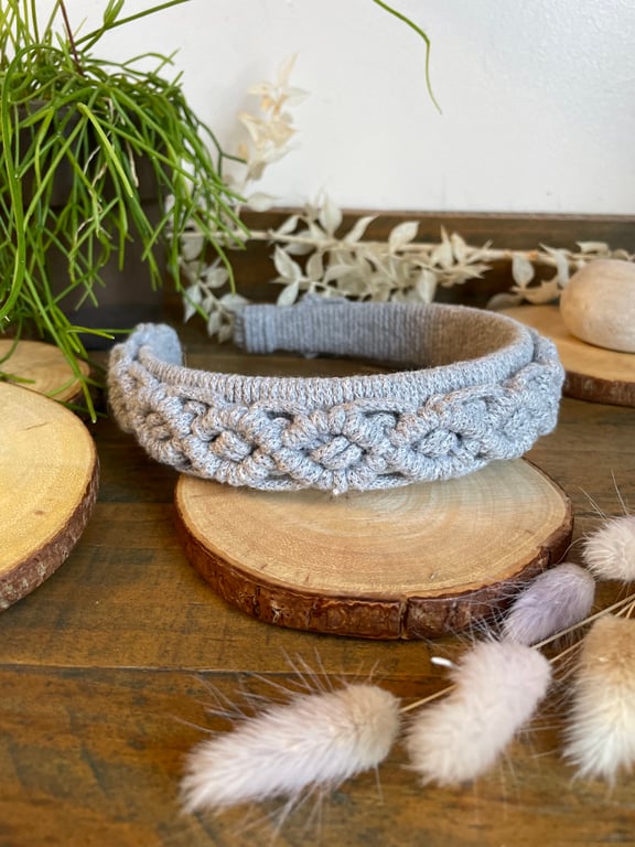 Handmade Macramé Headband in Soft Grey – Boho Style Hair Accessory