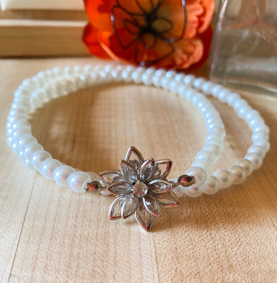Faux pearl flapper headband and bracelet set