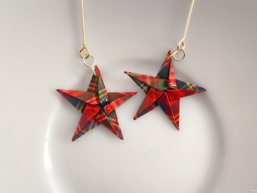 Stylish Red Plaid Patterned Origami Star Dangle Earrings with Silver Hooks, Grid