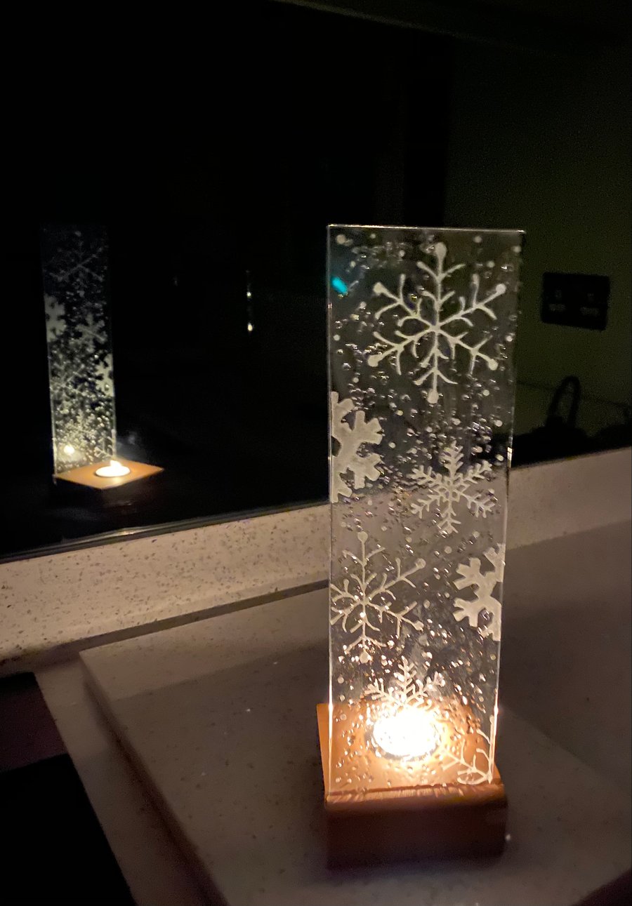 Fused glass candle screen in oak base 