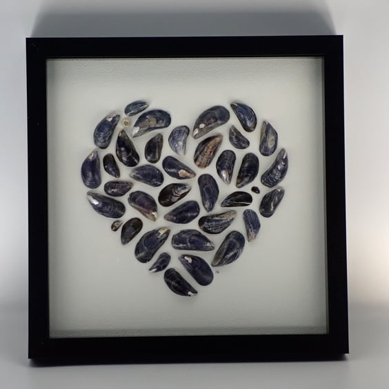 Mussel shell heart 10x10inch