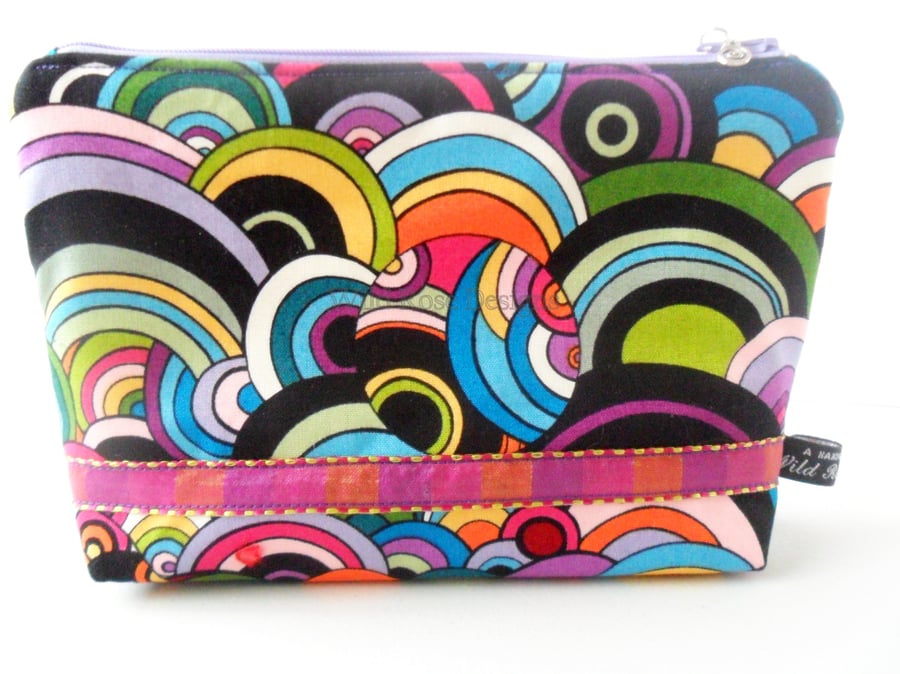 Make up bag in a retro 60's print