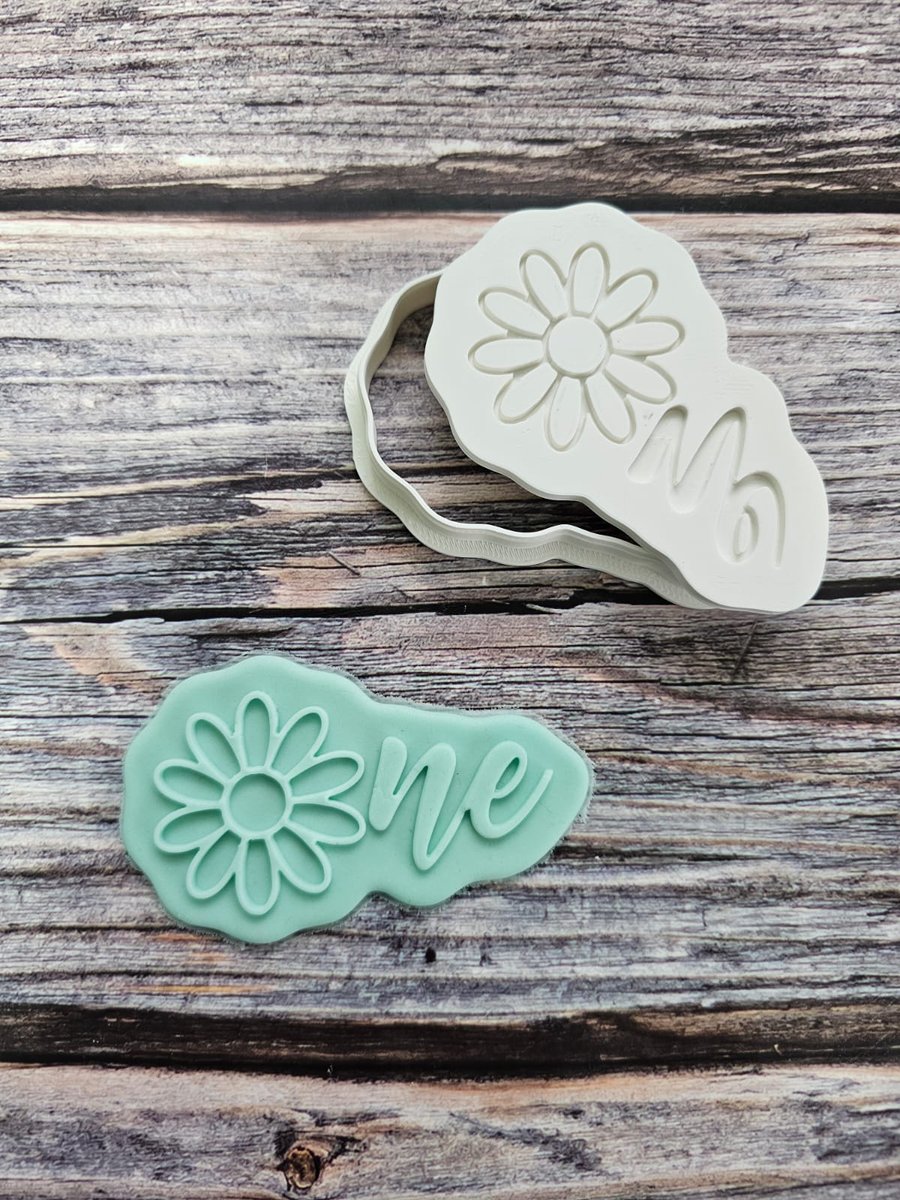 One Cookie Cutter and Embosser, Daisy, First Birthday
