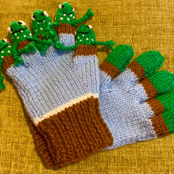 Nursery Rhyme children’s gloves for 2-3 years old