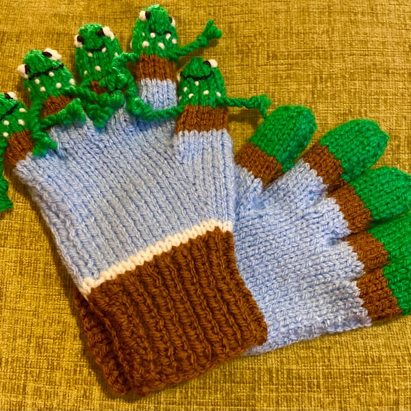 Nursery Rhyme children’s gloves for 2-3 years old