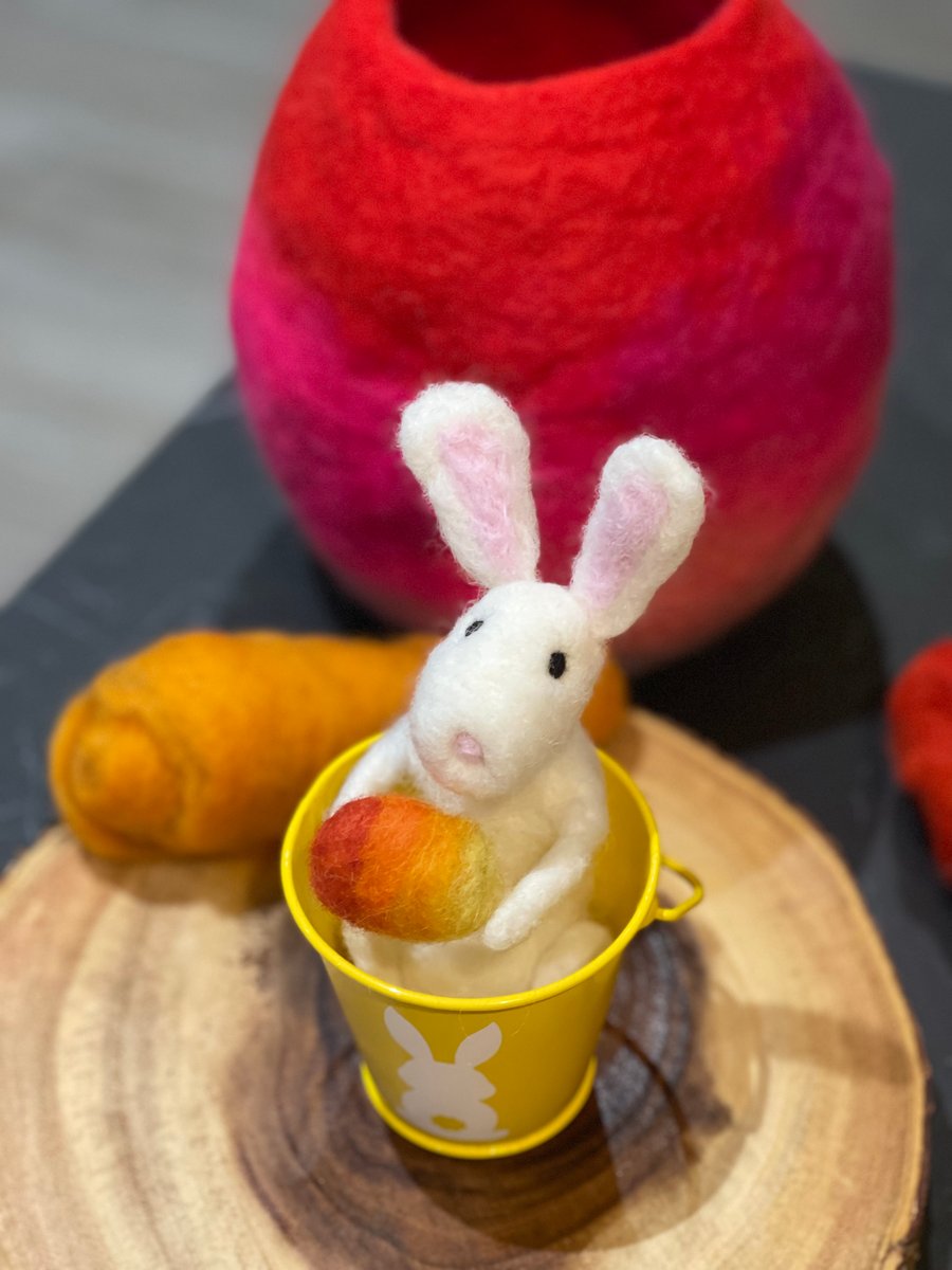 Easter Bunny with egg