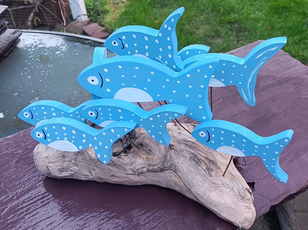 SHOAL OF 5 BLUE & WHITE FISH ORNAMENT MADE FROM NATURAL DRIFTWOOD FROM CORNWALL