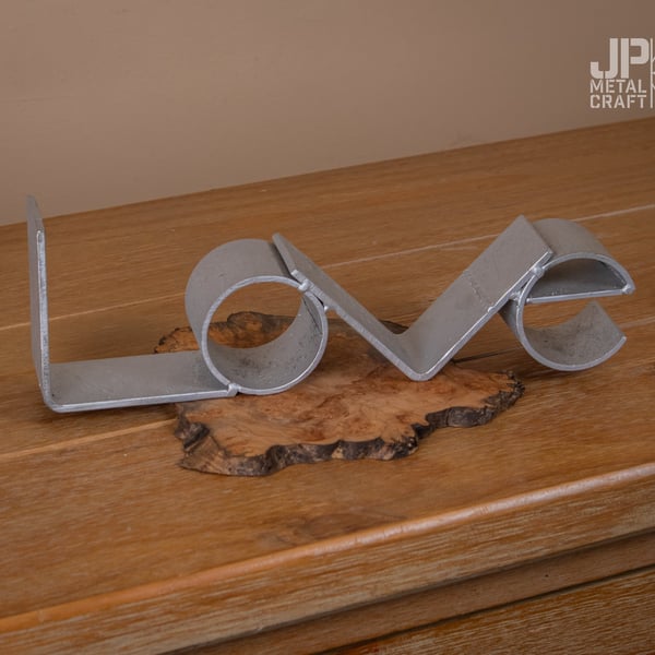 The 'LOVE' ornament