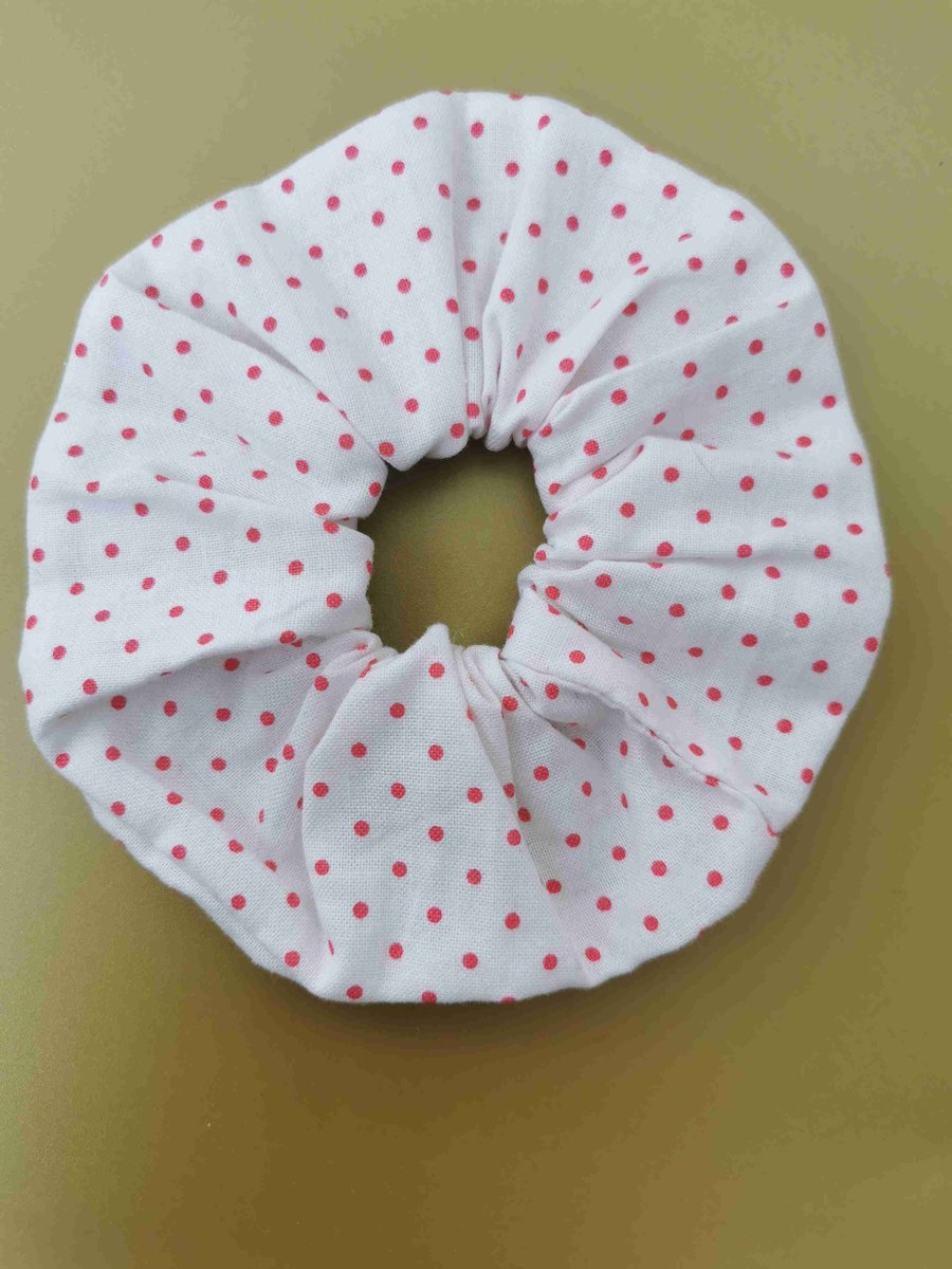 Polka Dot Scrunchie 