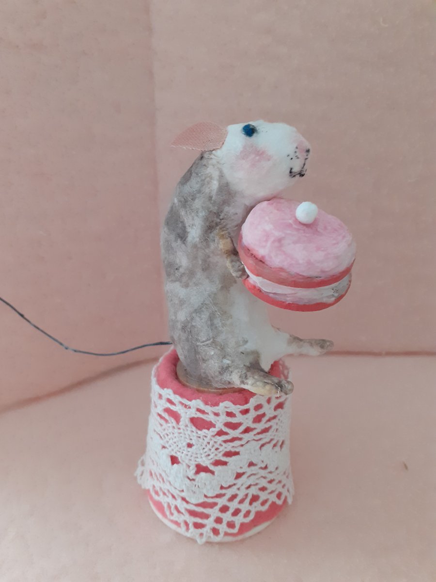 Mouse with a cake